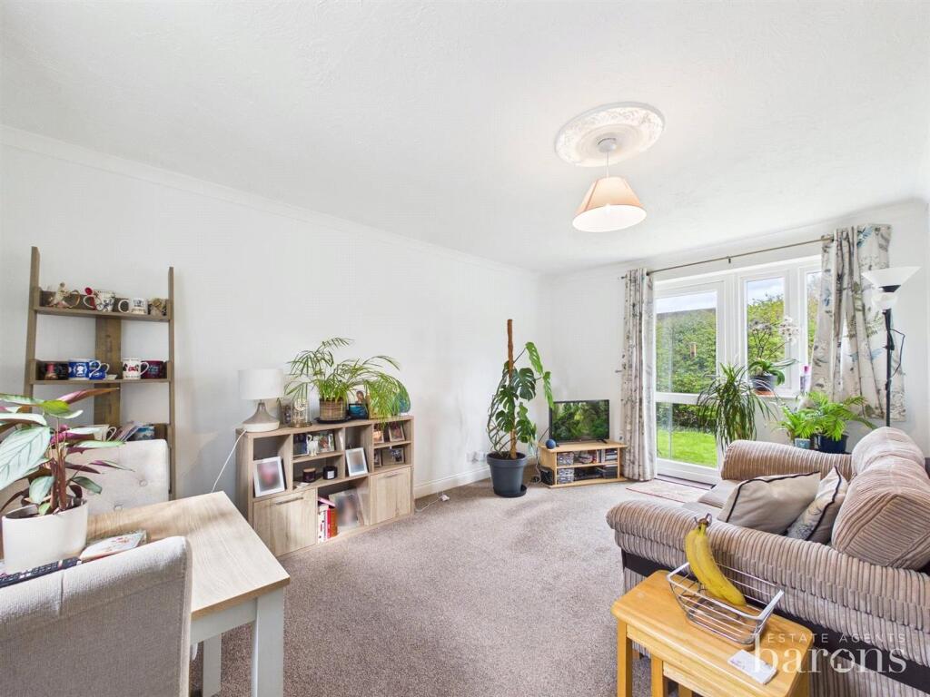 Guinea Court, Chineham, Basingstoke, Hampshire, RG24 photo 2