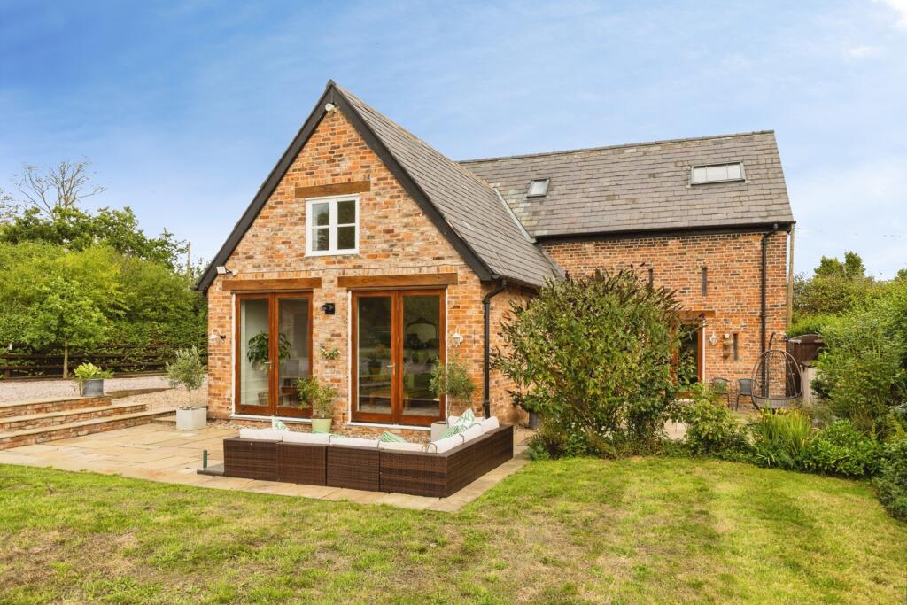 House in Llandudno, Holt - More