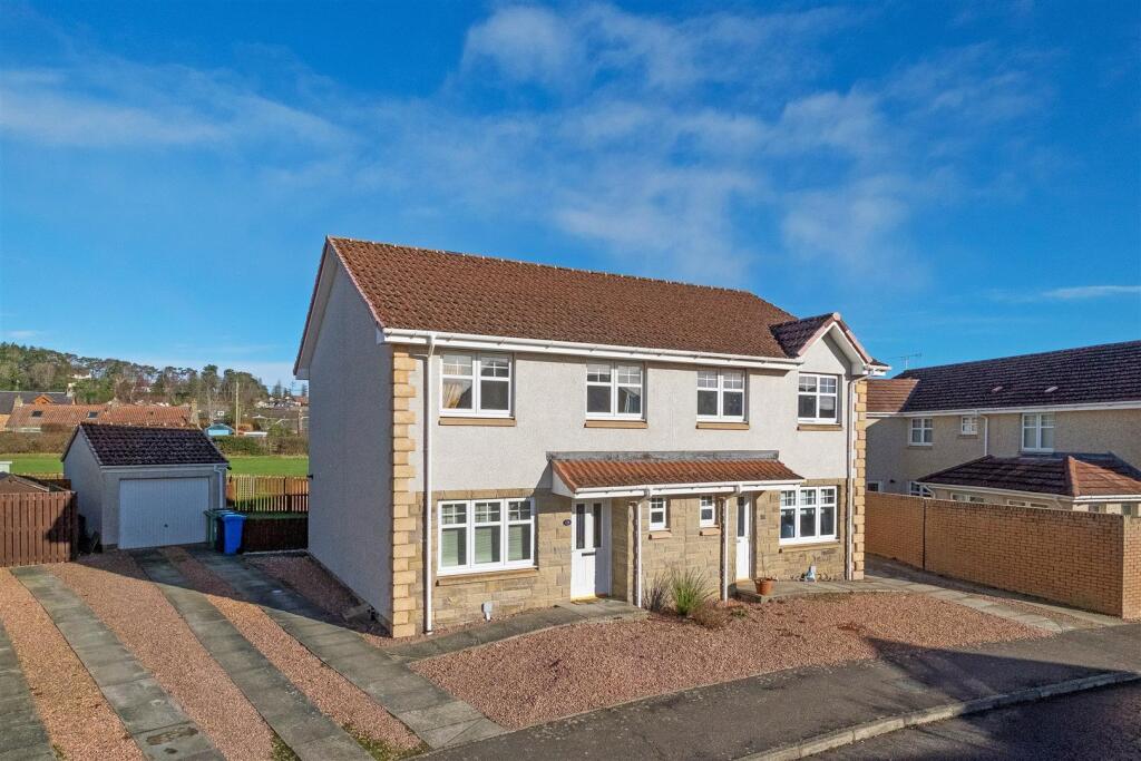 Main image of property: 28 Borthwick Place, Balmullo