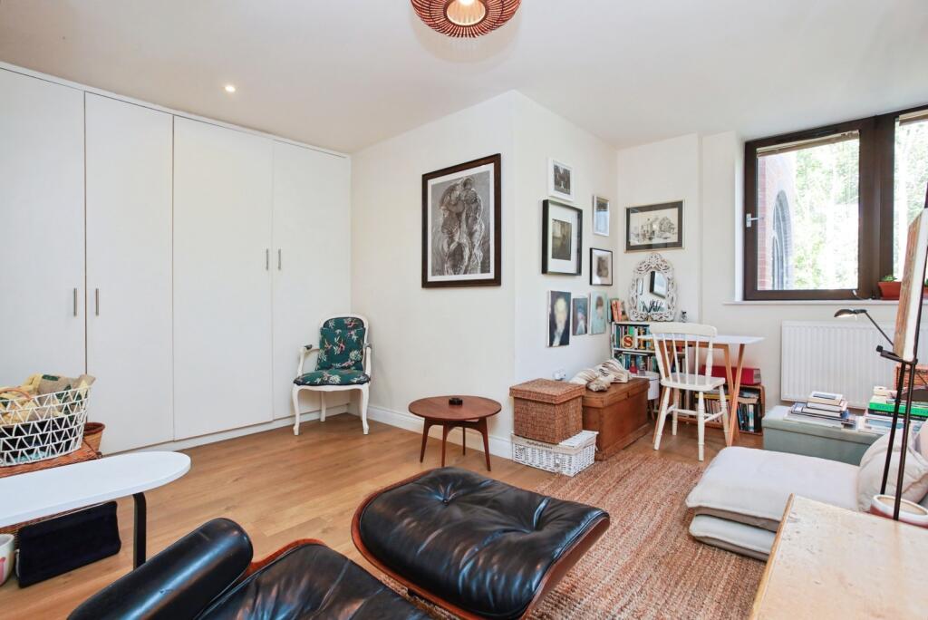 Apartment in Tonbridge - View 4