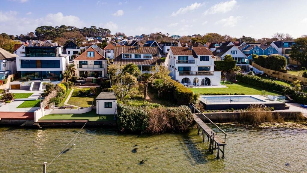 Additional image 29 of Sandbanks Road, Lilliput