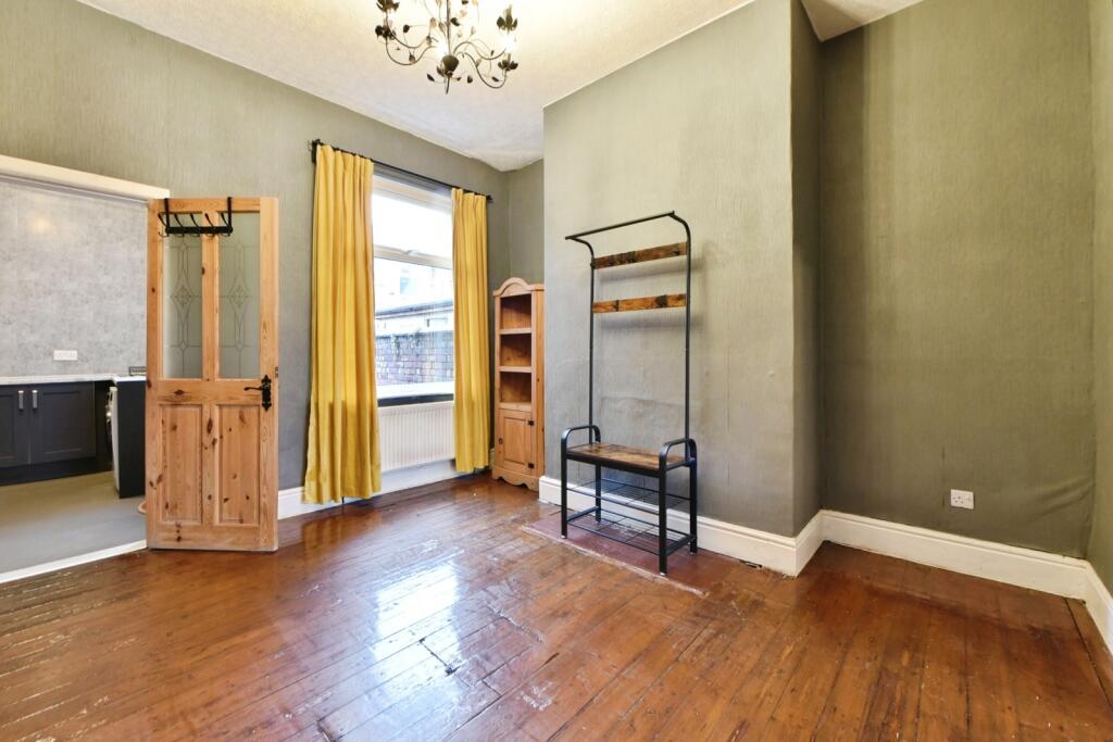 House in Tameside, Greater Manchester - More
