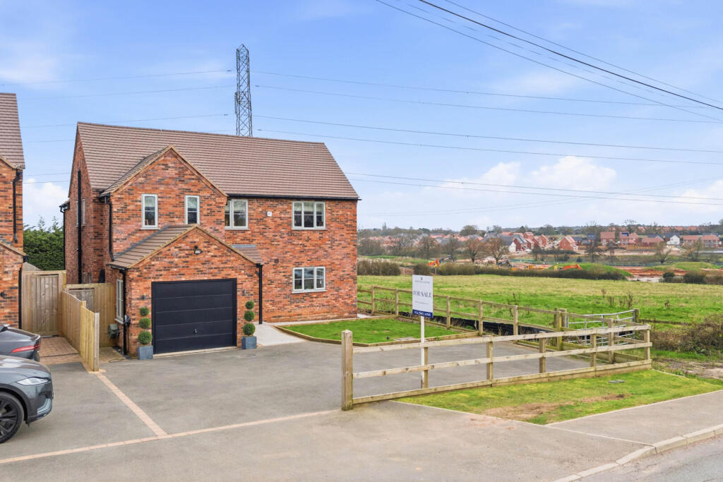 Main image of property: Pickford Green Lane, Coventry