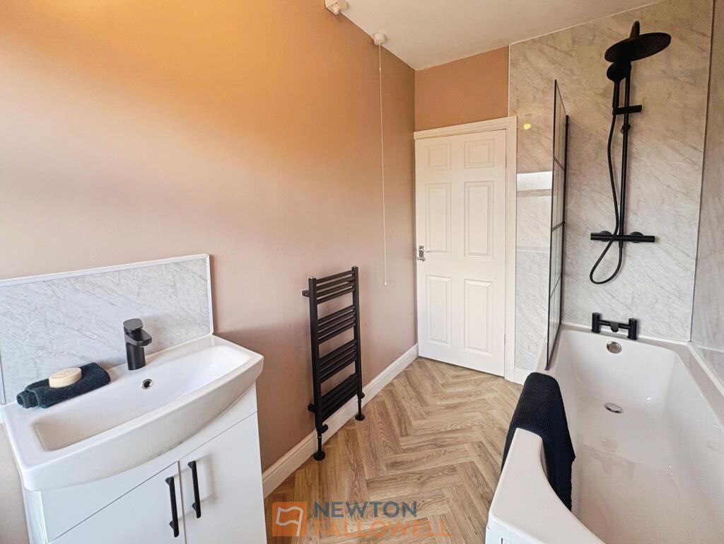House in Mansfield, Forest Town - View 3