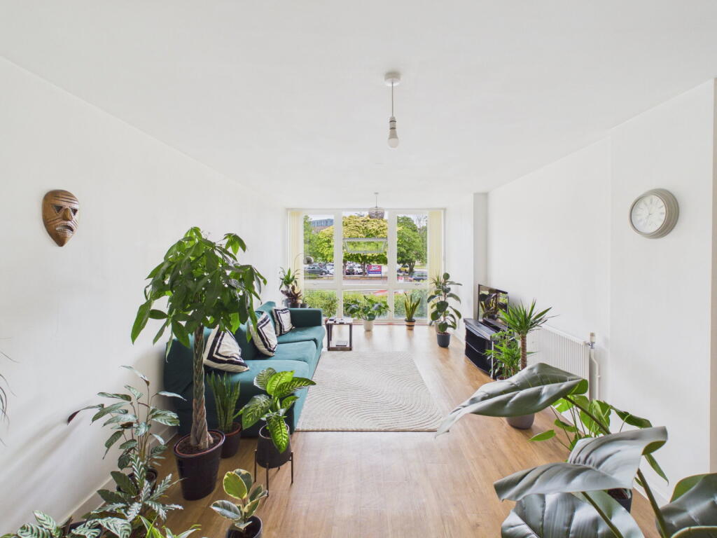 Apartment in Chelmsford - View 2