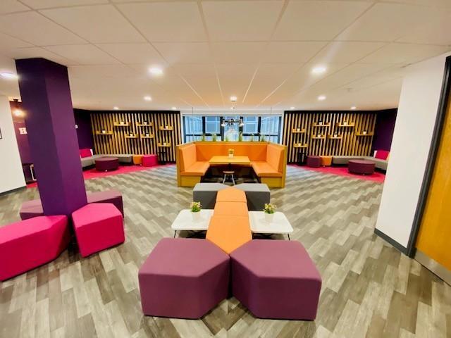 Lounge 2 (002).jpg