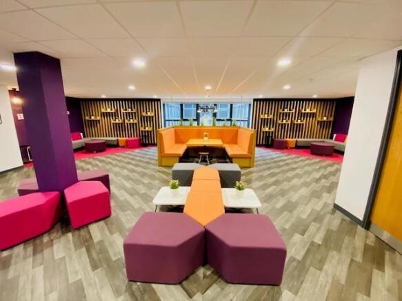 Lounge 2 (002).jpg