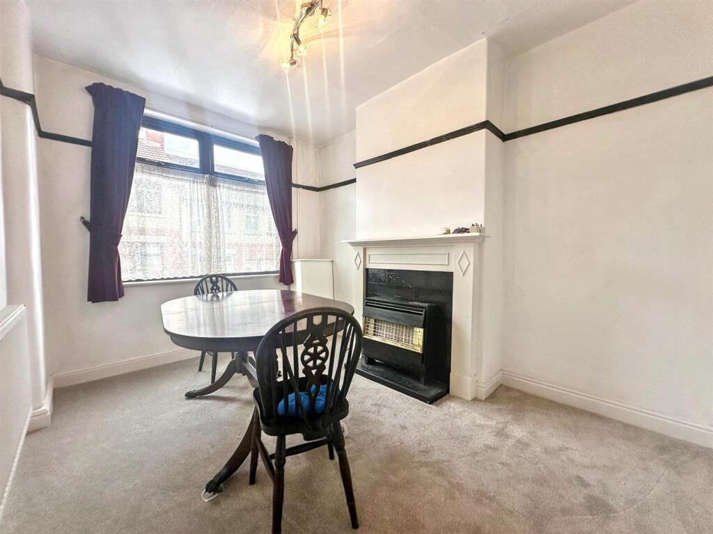 House in Stoke-on-Trent, Sneyd Green - View 5