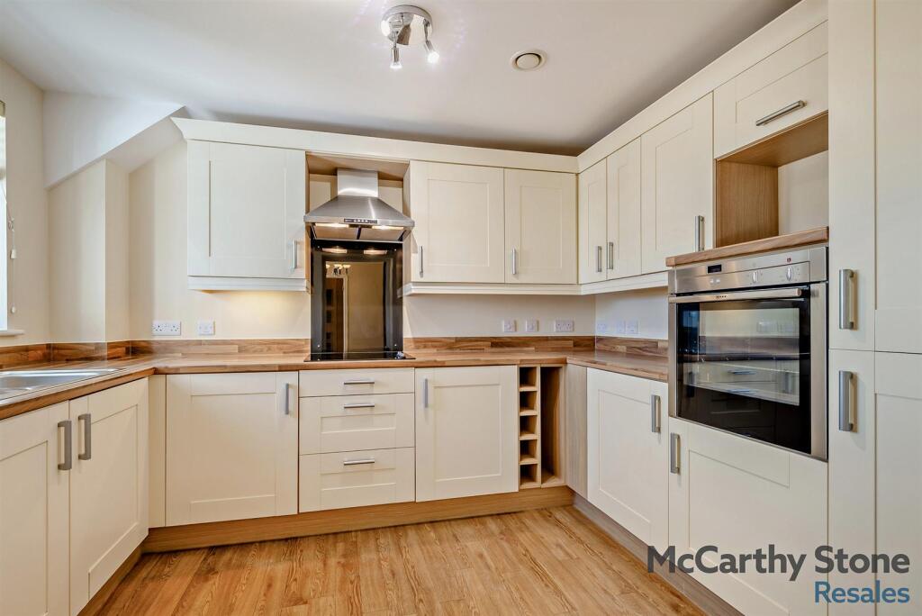 Barnhill Court, Barnhill Road, Chipping Sodbury, Bristol