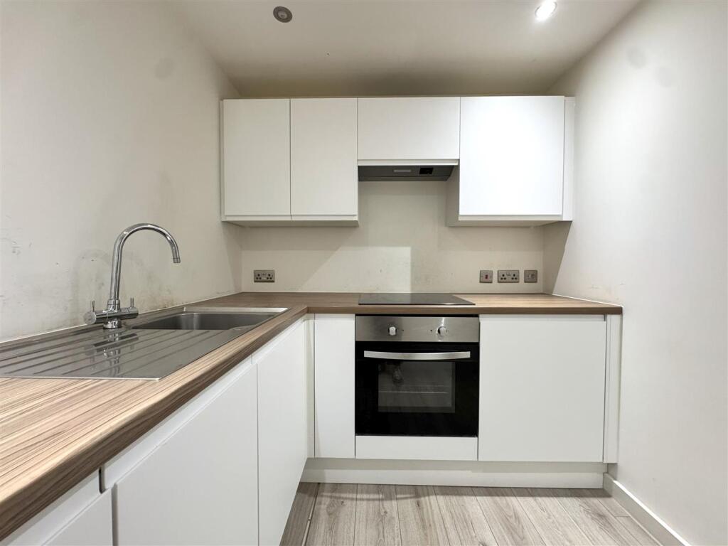 Additional image 5 of Conditioning House, Cape Street, Bradford, BD1 4QG