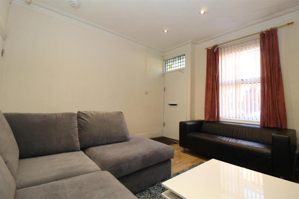 House in Leeds - View 5