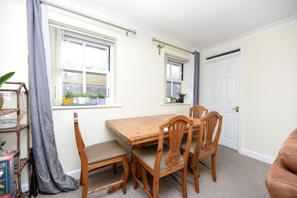 Ambury Road South, Huntingdon, PE29 - View 4
