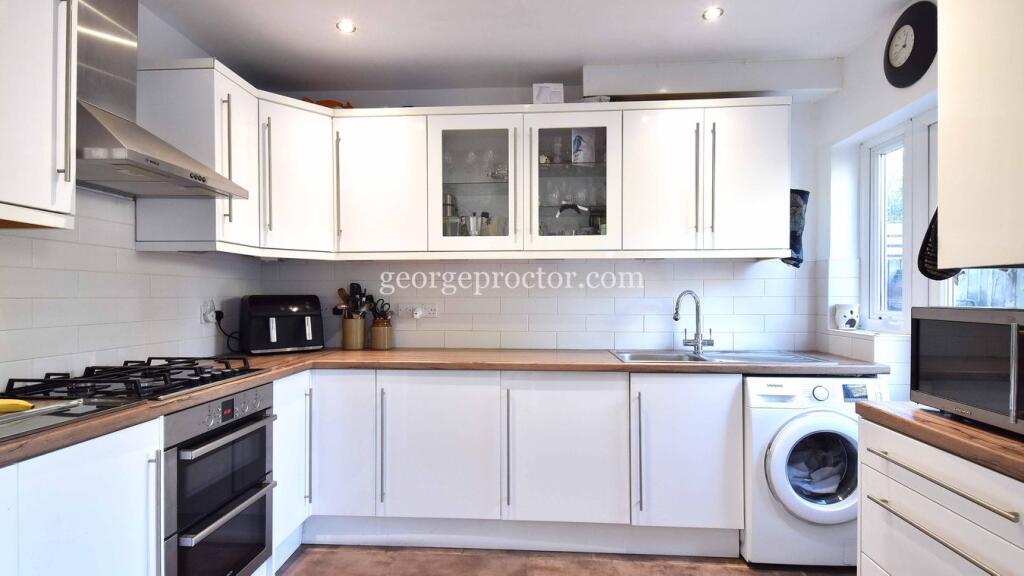 House in London, Blackbrook, Southborough - View 2