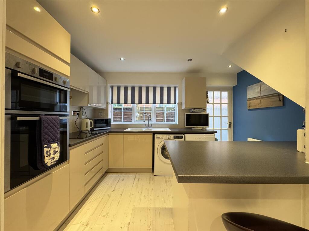 House in Dudley, West Midlands - View 4