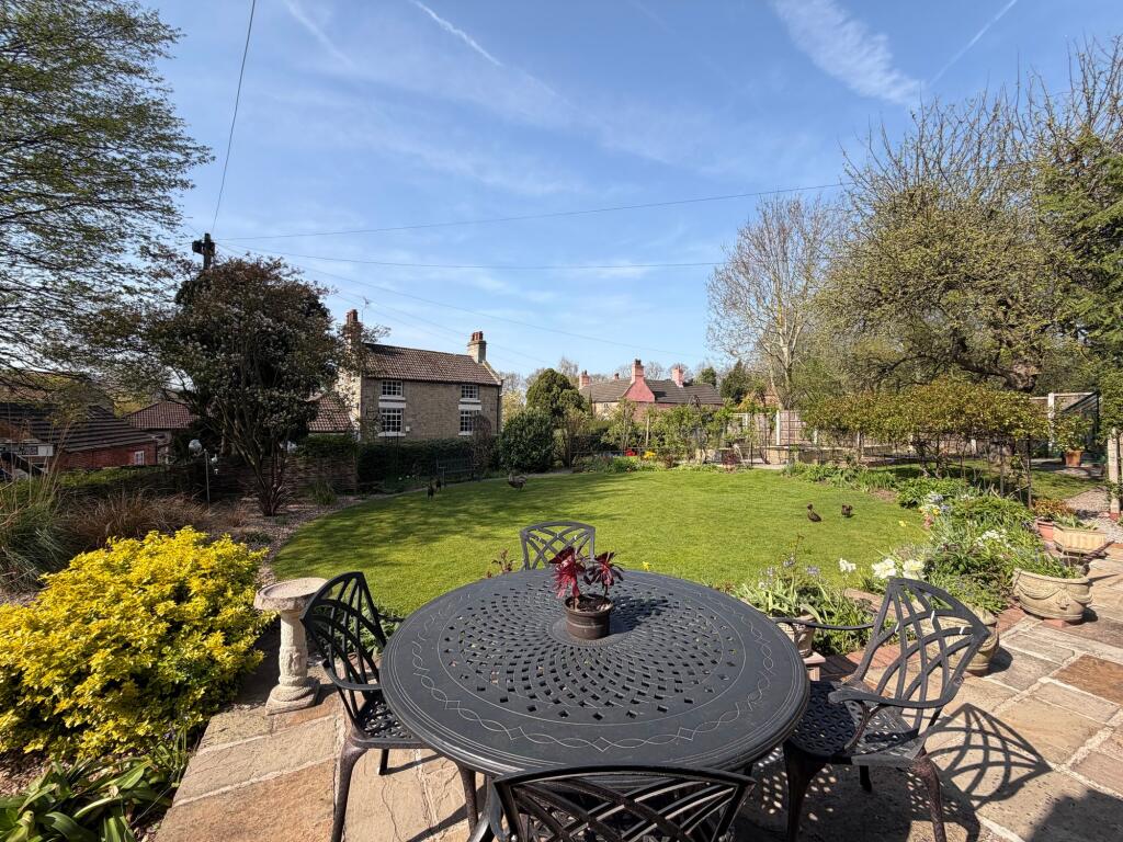 Greenway, Carlton-In-Lindrick, S81 photo 4
