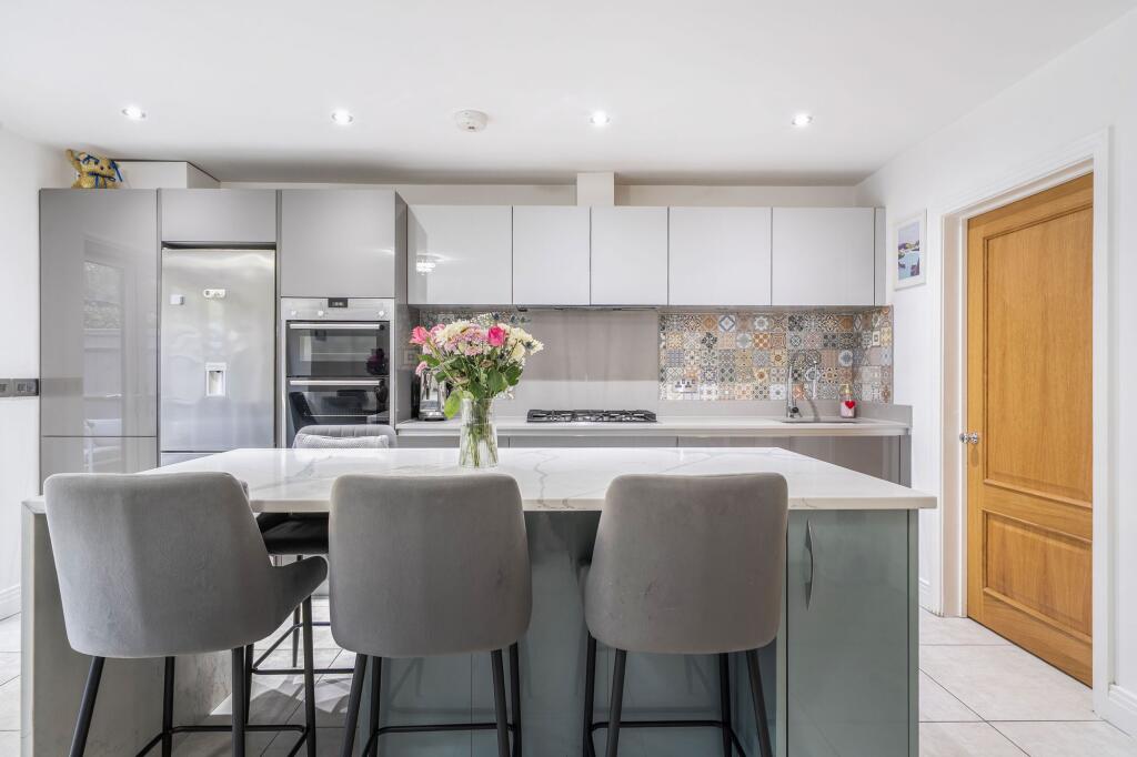 Dacre Close, Chipstead, CR5 photo 2