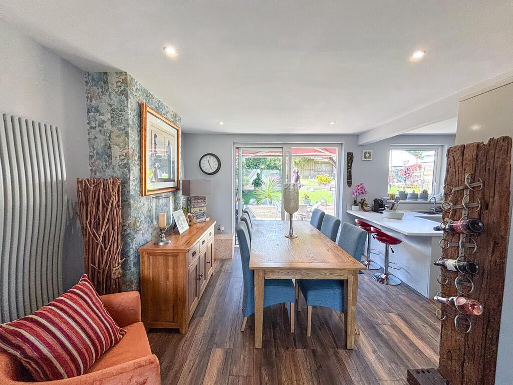 St. Deinols Close, Pengam, Blackwood photo 4