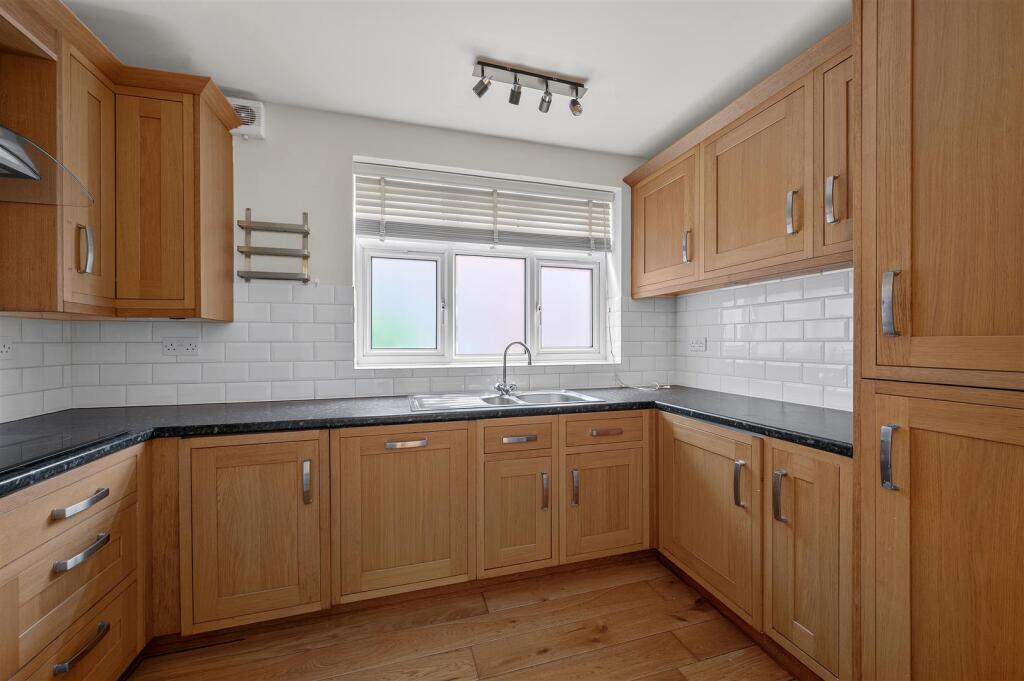 Apartment in London - More