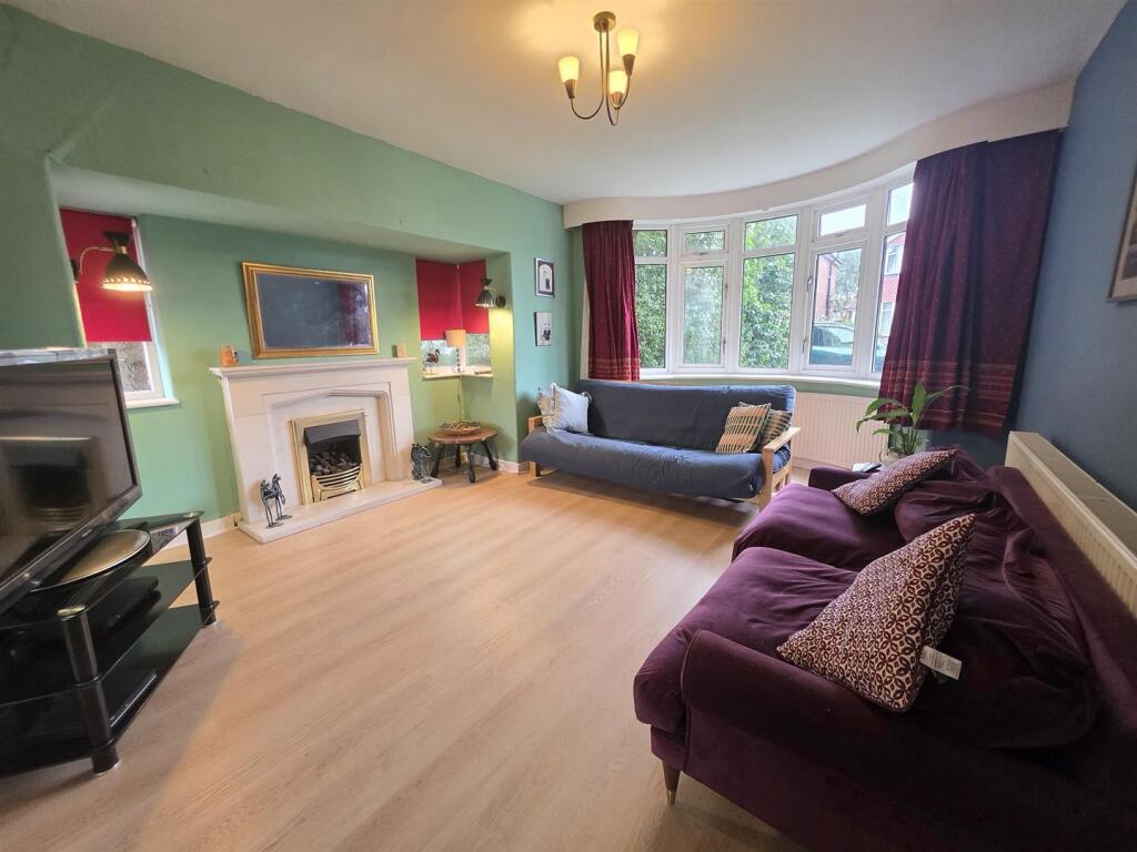 House in Stockport, Heald Green - View 4
