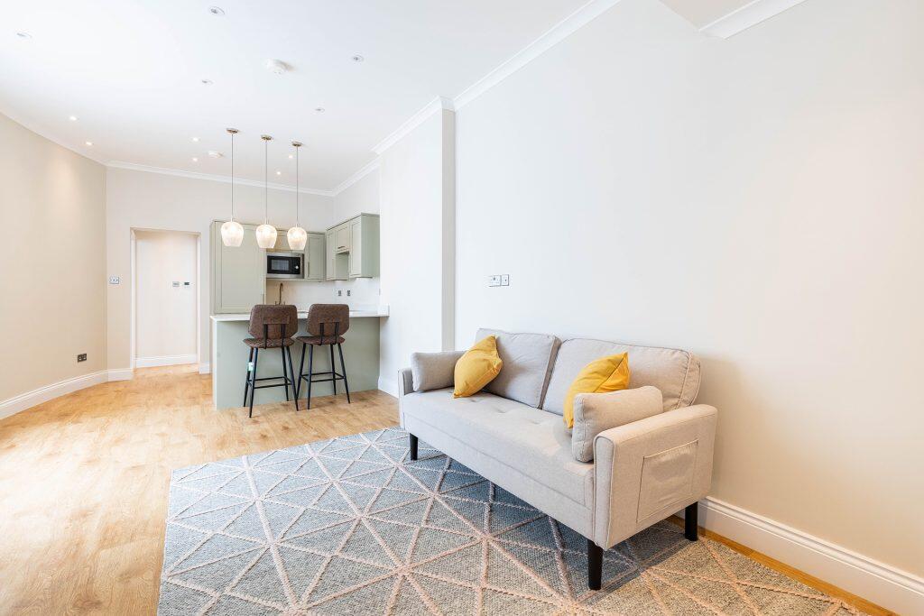 Apartment in London - View 5