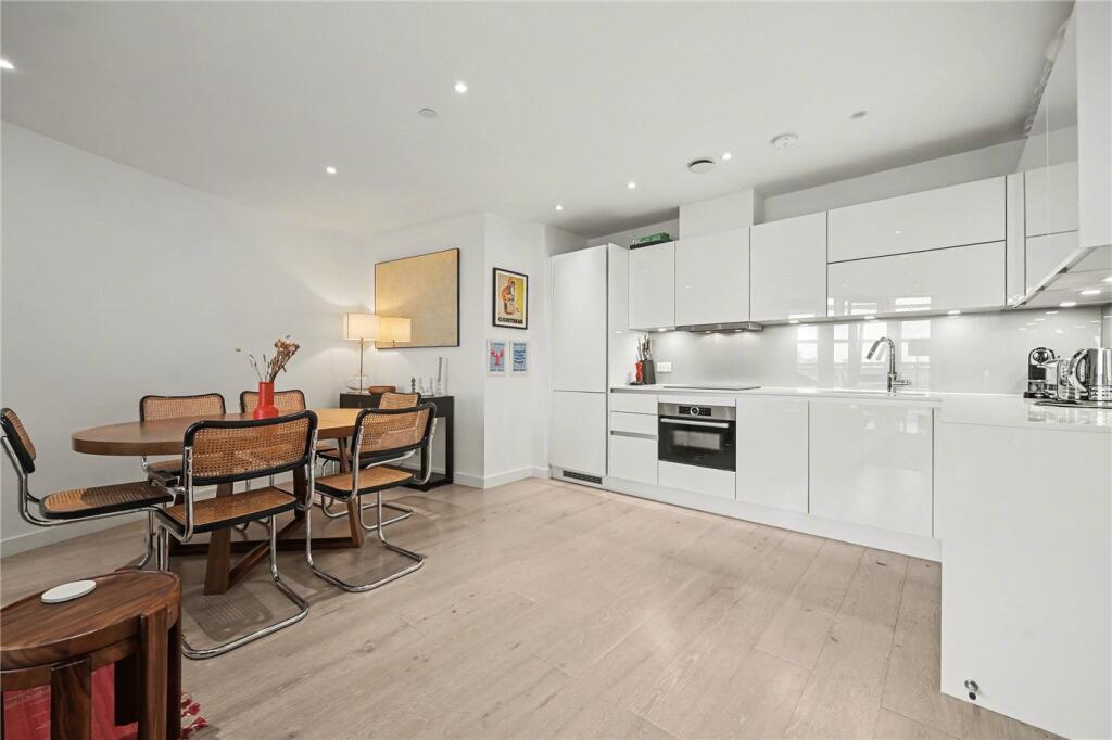 Apartment in London - View 5