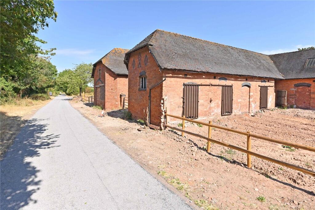 House in Stoke-on-Trent - View 4