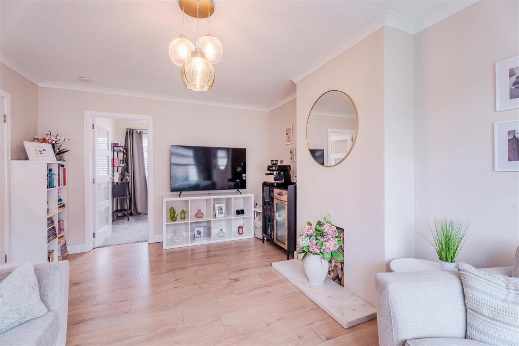 House in Wishaw, Greenhead - View 4
