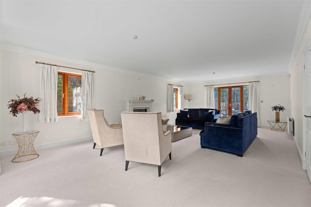 House in Slough - View 2