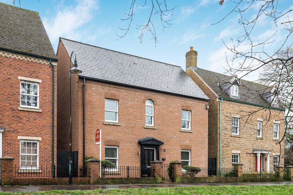 4-bed detached on Collard Close, Swindon, SN1, £450,000