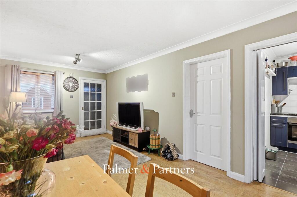 Ramshaw Drive, Chelmer Village, Chelmsford, Essex, CM2 photo 4