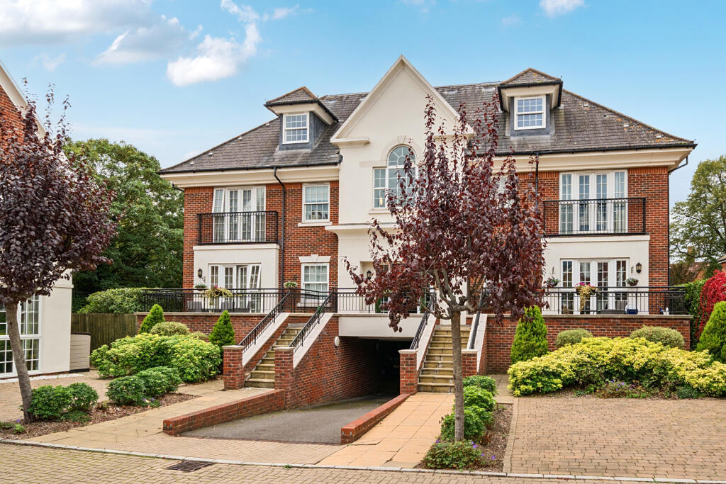 2-bed flat on White Lion Gate, Cobham, KT11, £595,000