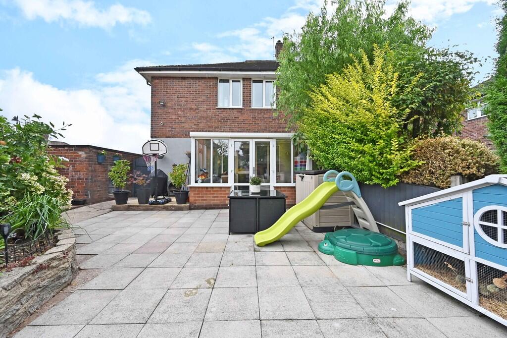 House in Stoke-on-Trent - More