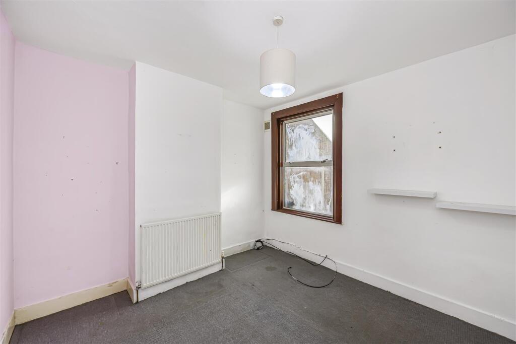 Apartment in London - More