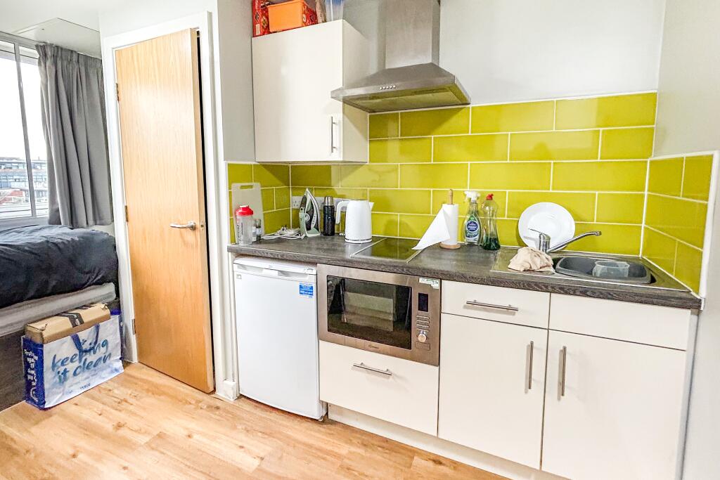 Apartment in Nottingham, Hockley, The Meadows - View 3