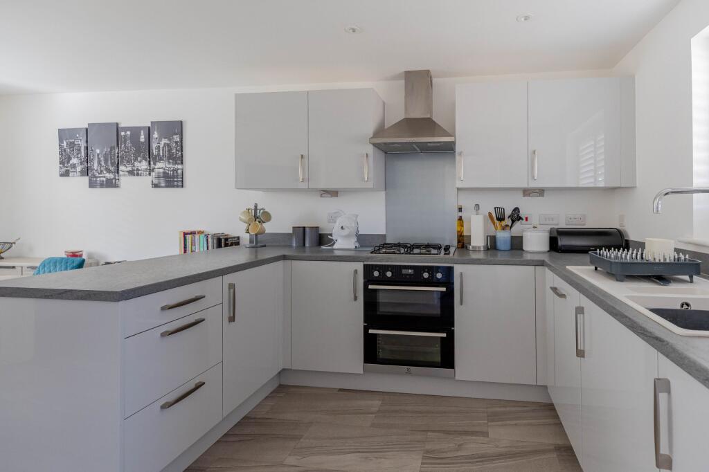 House in Malmesbury, Wiltshire - More