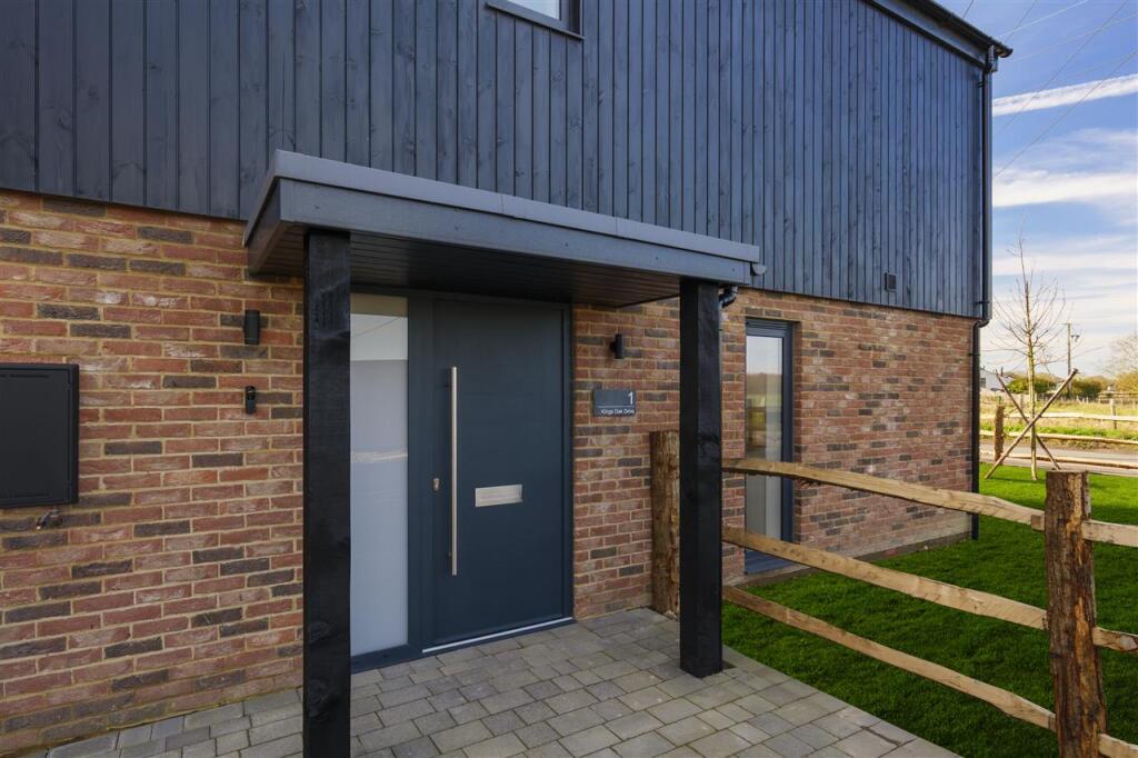 House in Canterbury - View 2