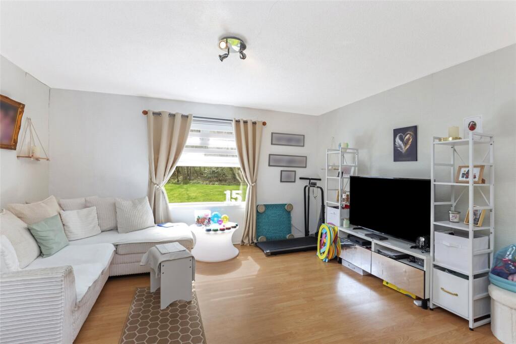 Apartment in Cumbernauld, North Lanarkshire - View 4