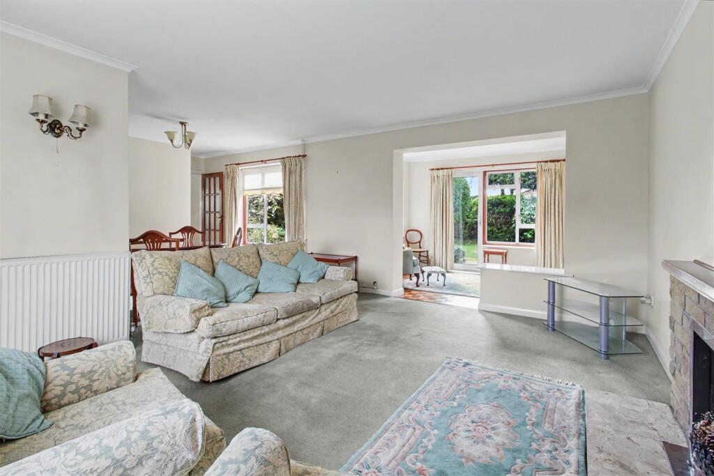 Beech Avenue, South Wootton photo 2