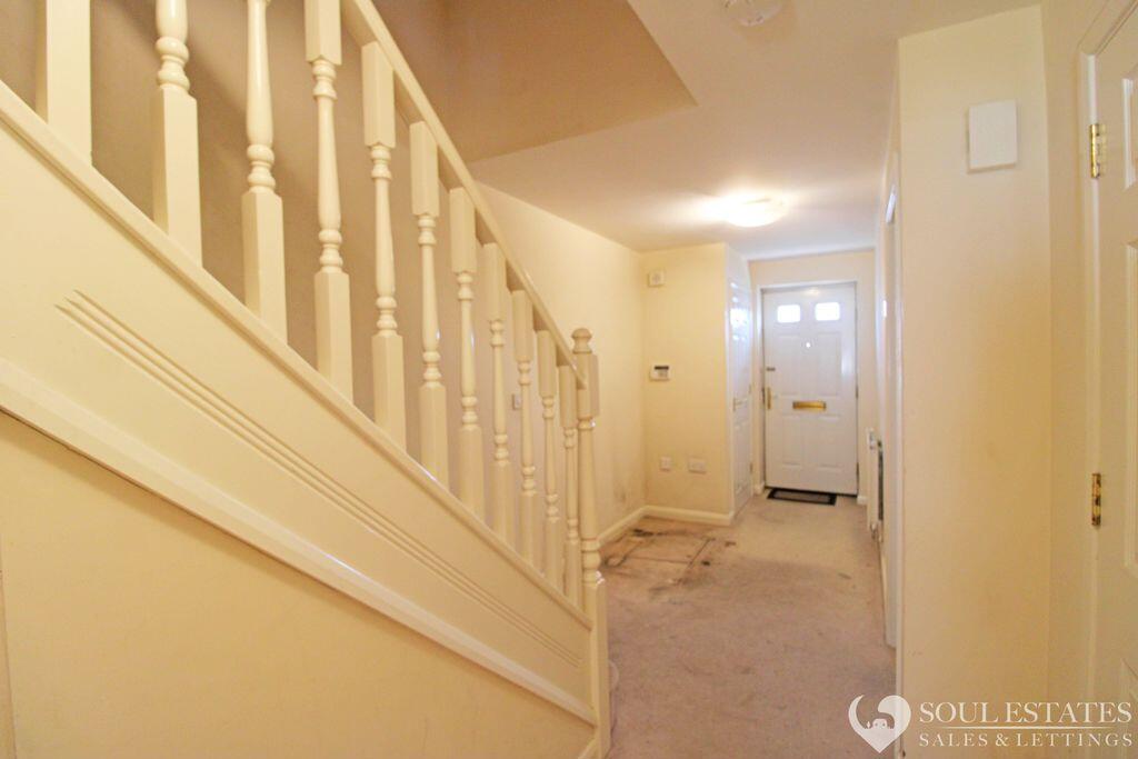 House in Sandwell, Great Bridge - More