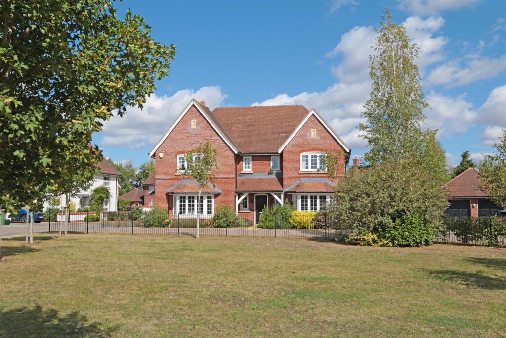 5-bed house on Haddenham, Buckinghamshire, £1,150,000