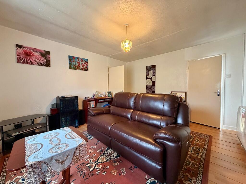 House in Gloucester - View 5