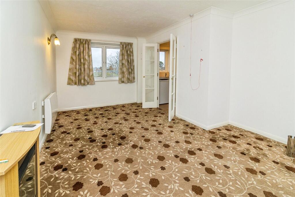 Hamilton Court, Lammas Walk, Leighton Buzzard, Bedfordshire, LU7 - View 4