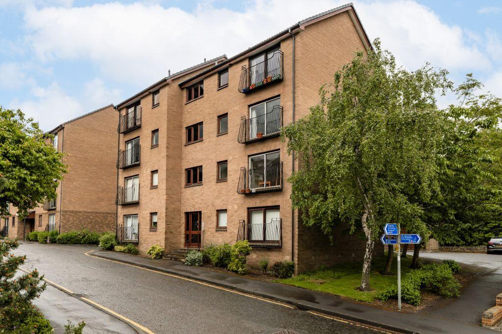 Main image of property: 6/6 East Parkside, Edinburgh EH16 5XJ