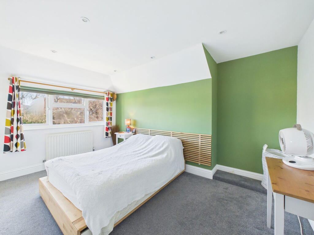 House in Worthing, West Sussex - More