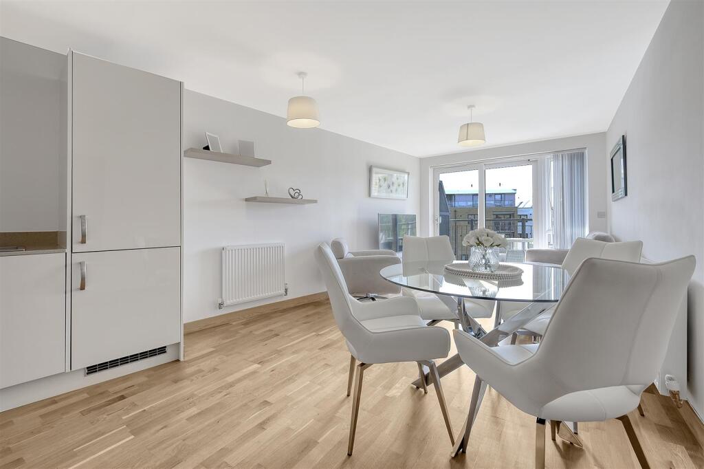 Main image of property: Smeaton Court, Hertford, Hertfordshire, SG13