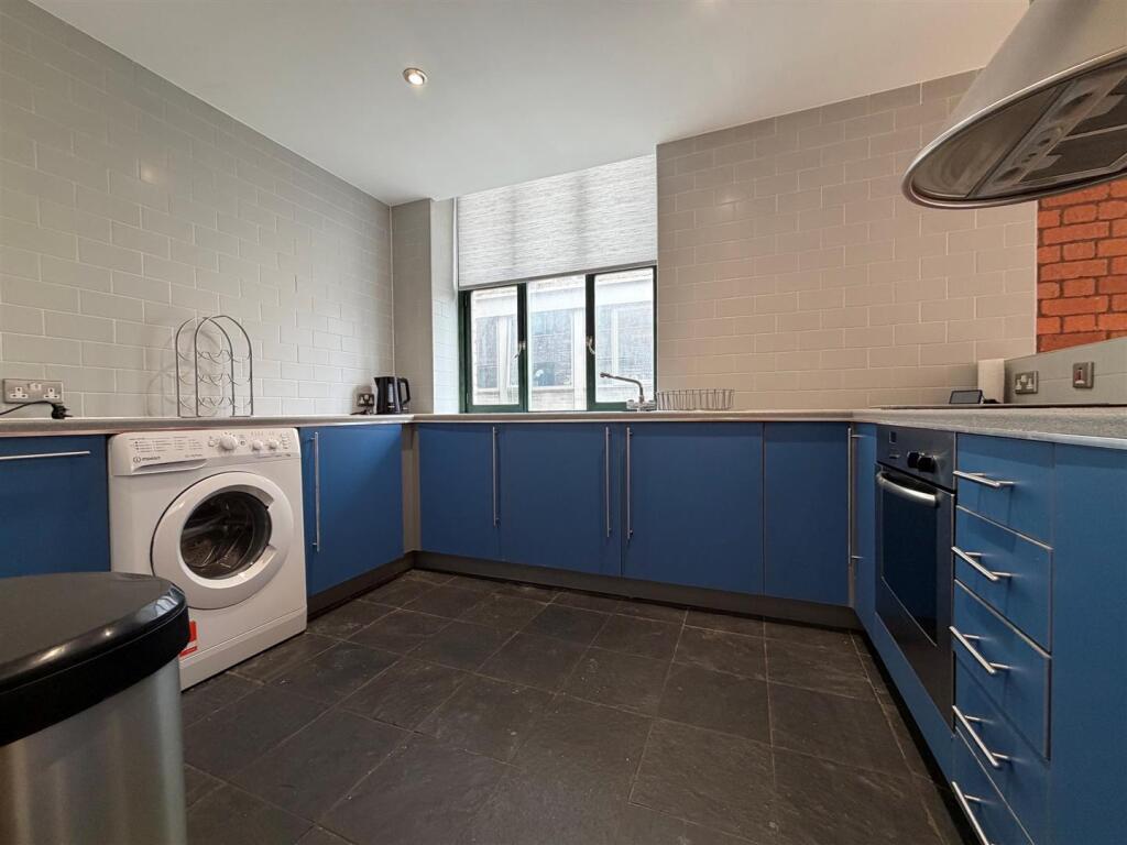 Apartment in Manchester - View 5