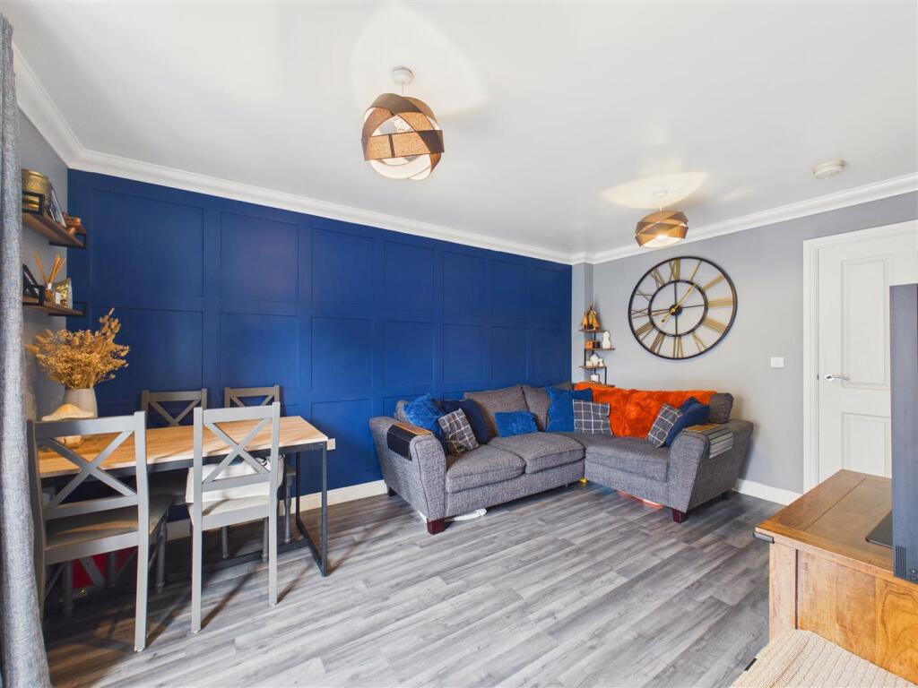 House in Hull - View 4