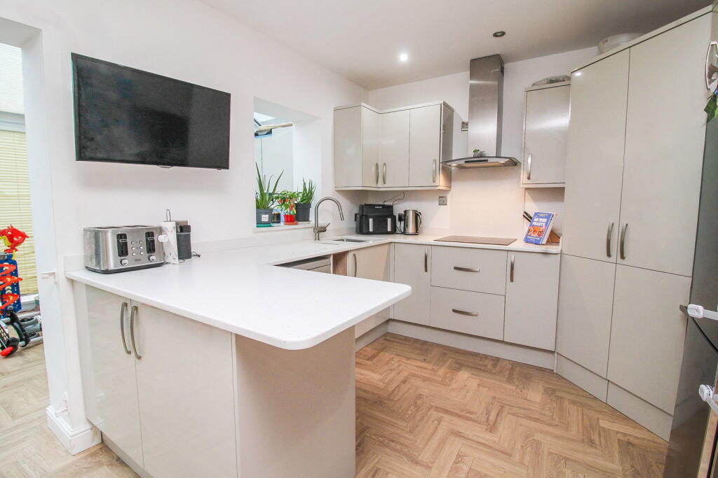 Mead Road, Portishead, Bristol, BS20 6RZ photo 2