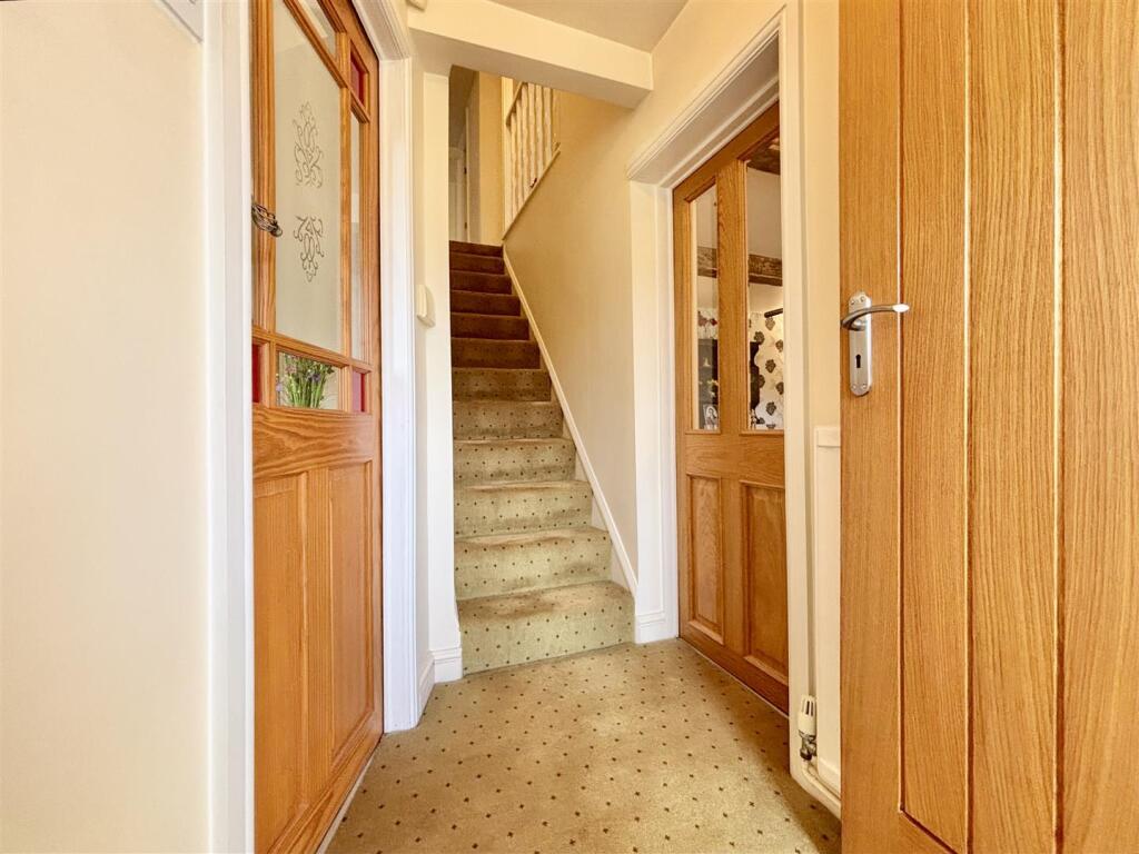 Lane Head Farm, Ambler Thorn, Queensbury - More