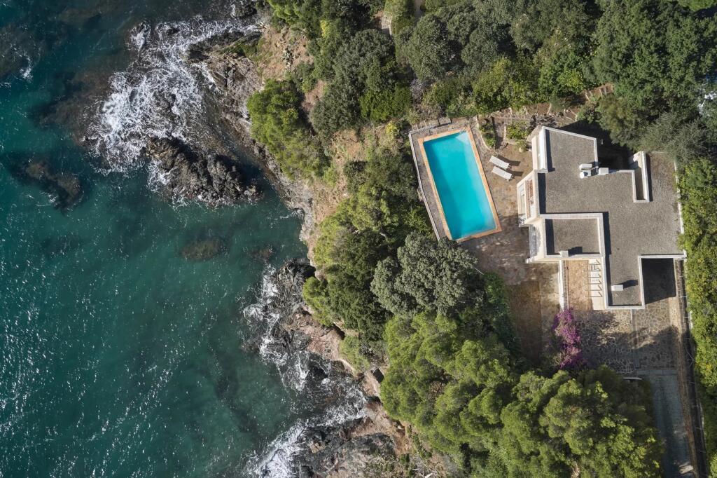 Main image of property: Provence-Alps-Cote d`Azur, Var, La Croix-Valmer